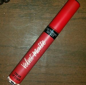 Victoria Secret Velvet Matte